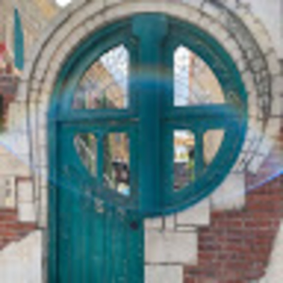 Meet your Posher, Emily - Picture 1 of 1